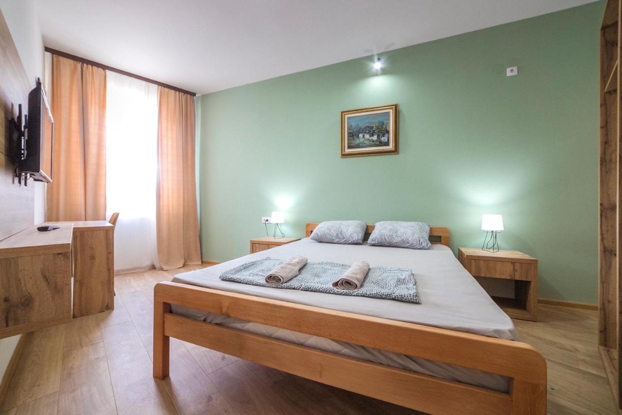 Zoe Pirot Apartment Luaran gambar
