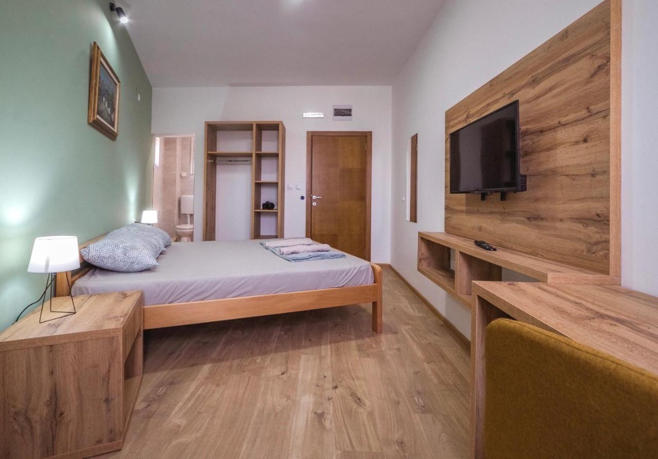 Zoe Pirot Apartment Luaran gambar