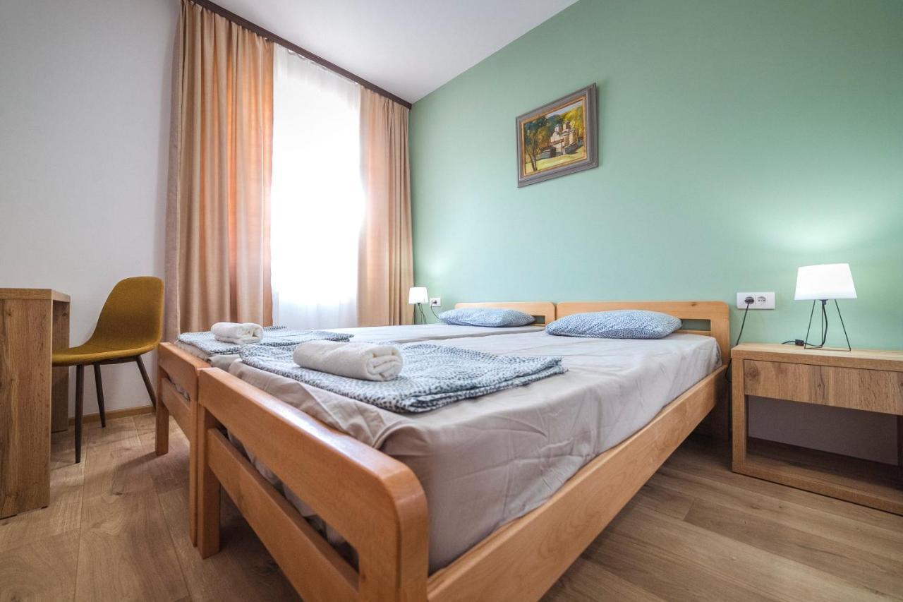 Zoe Pirot Apartment Luaran gambar