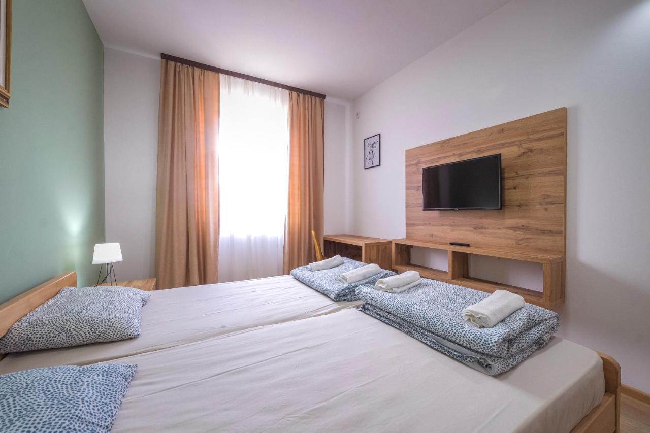 Zoe Pirot Apartment Luaran gambar